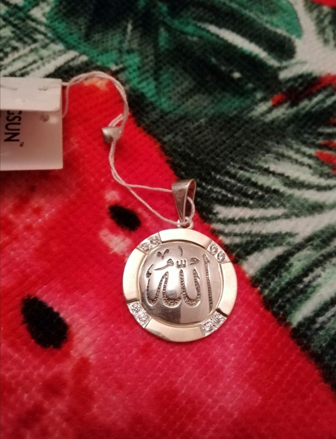 Продам арабский, мусульманский кулон Аллах, серебро с золотом.