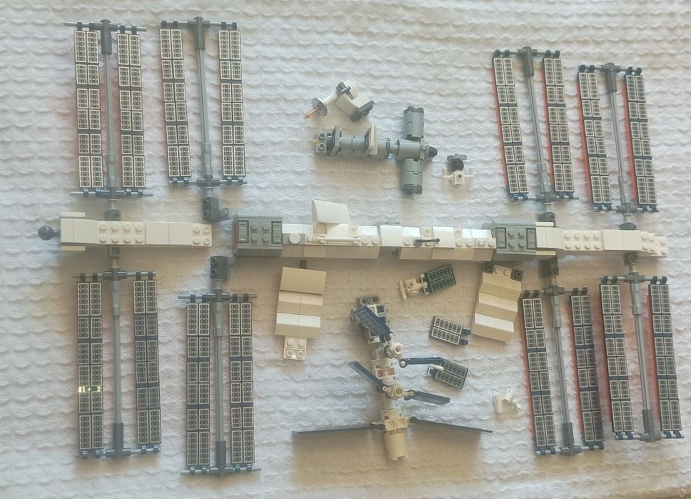 LEGO 21321 stacja kosmiczna zestaw niekompletny