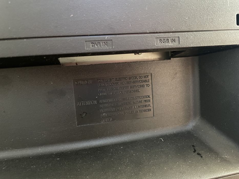 Монітор Samsung SyncMaster 2253LW