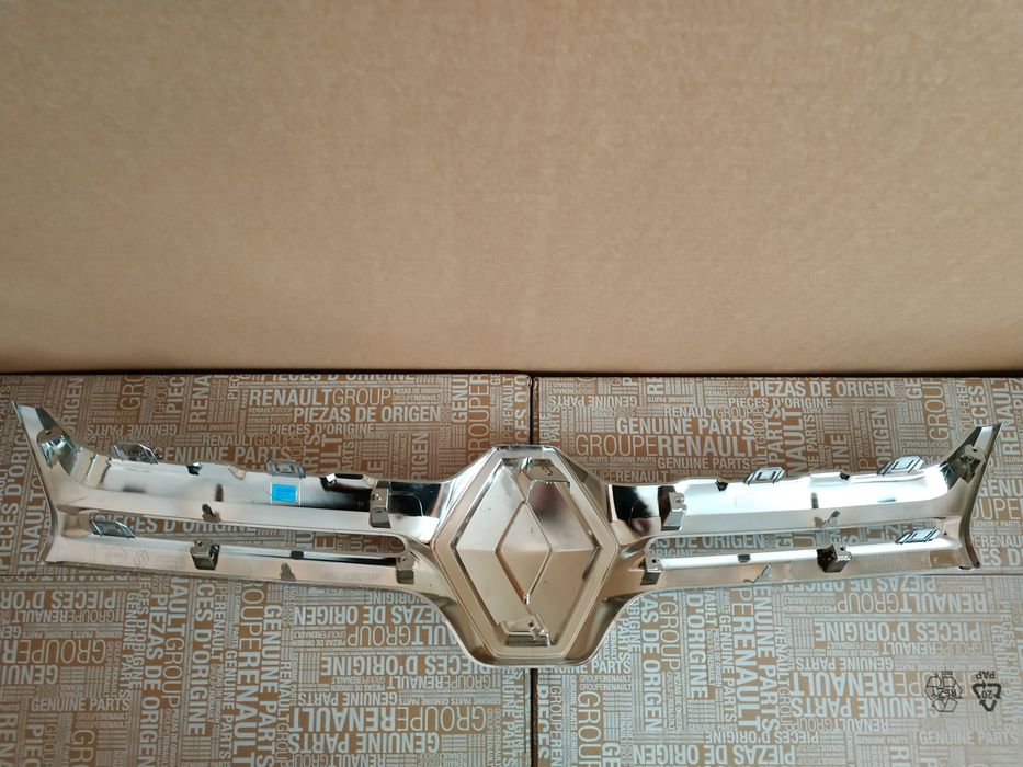 Хром решітки радіатора для Рено Дастер Renault Duster original