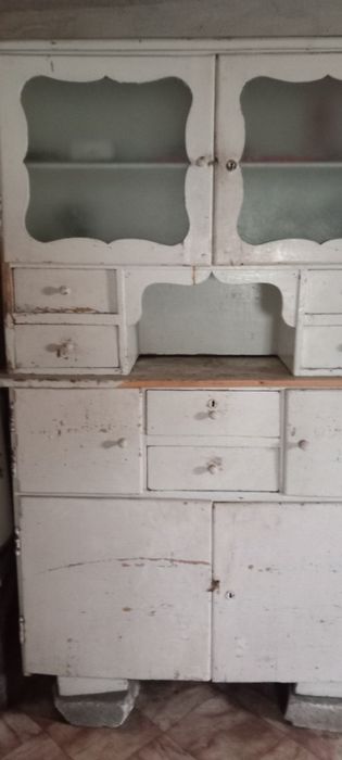 Kredens kuchenny zabytkowy