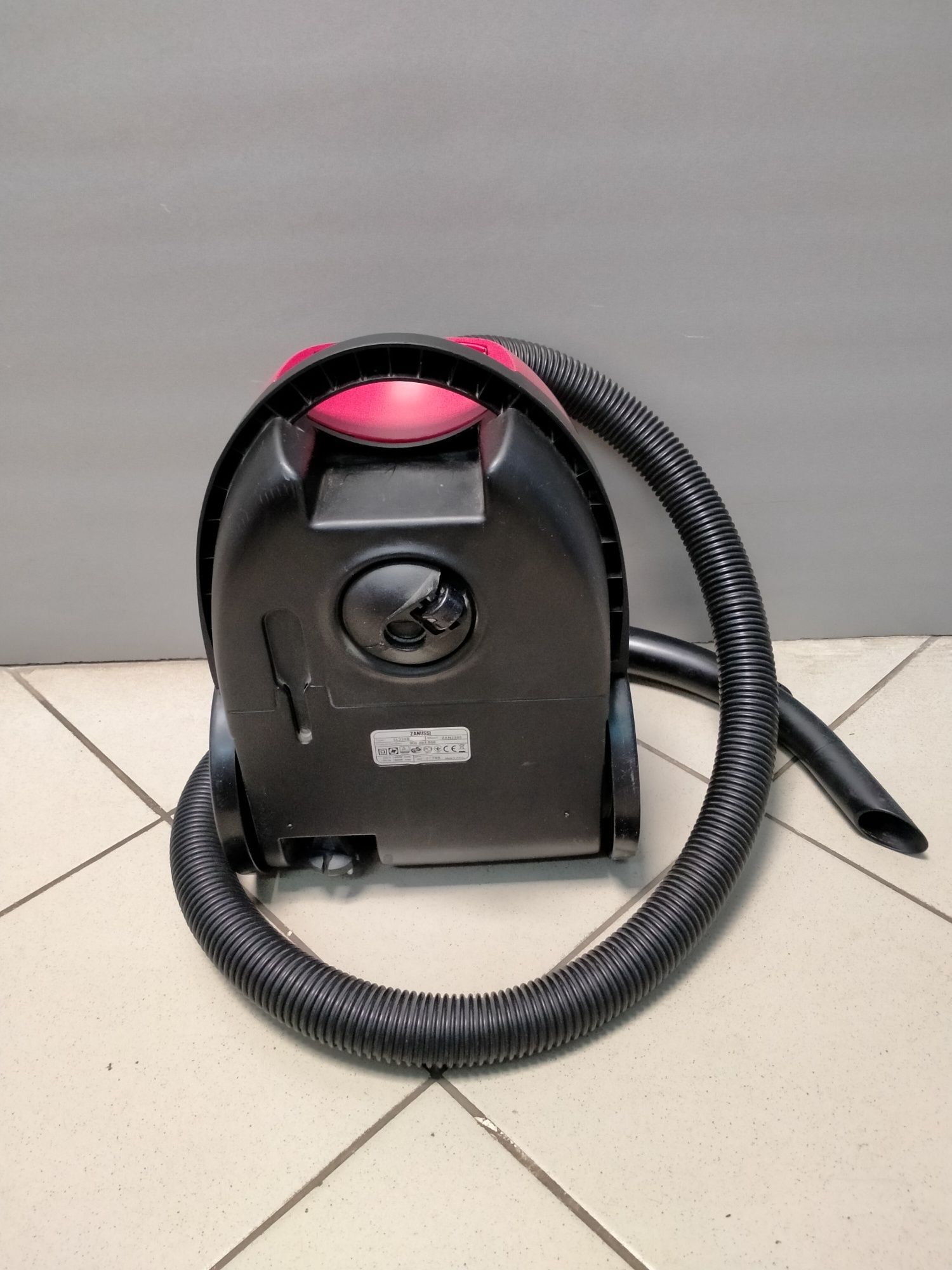 Пылесос Zanussi SL225B