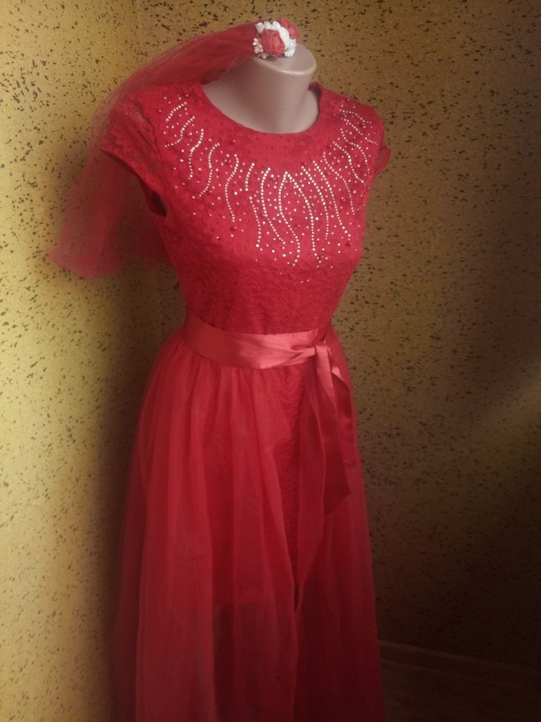 Платья, сукня червона випускна (М)