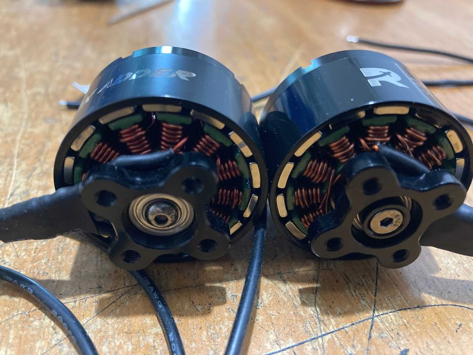 двигуни 3115 2807 900kv1300kv  Rush Max Solo 5.8G  HqProp 10"x5x3