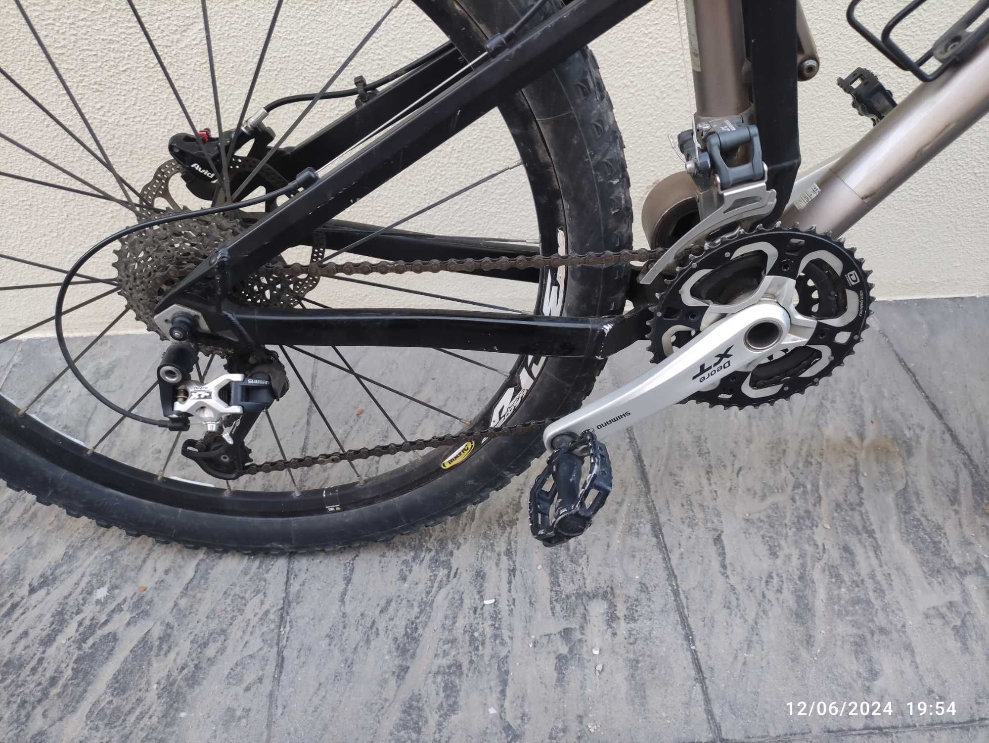 Bicicleta Shimano XT tamanho M suspensão total
