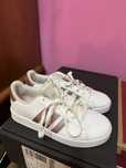 Sapatilhas Adidas novas [34]