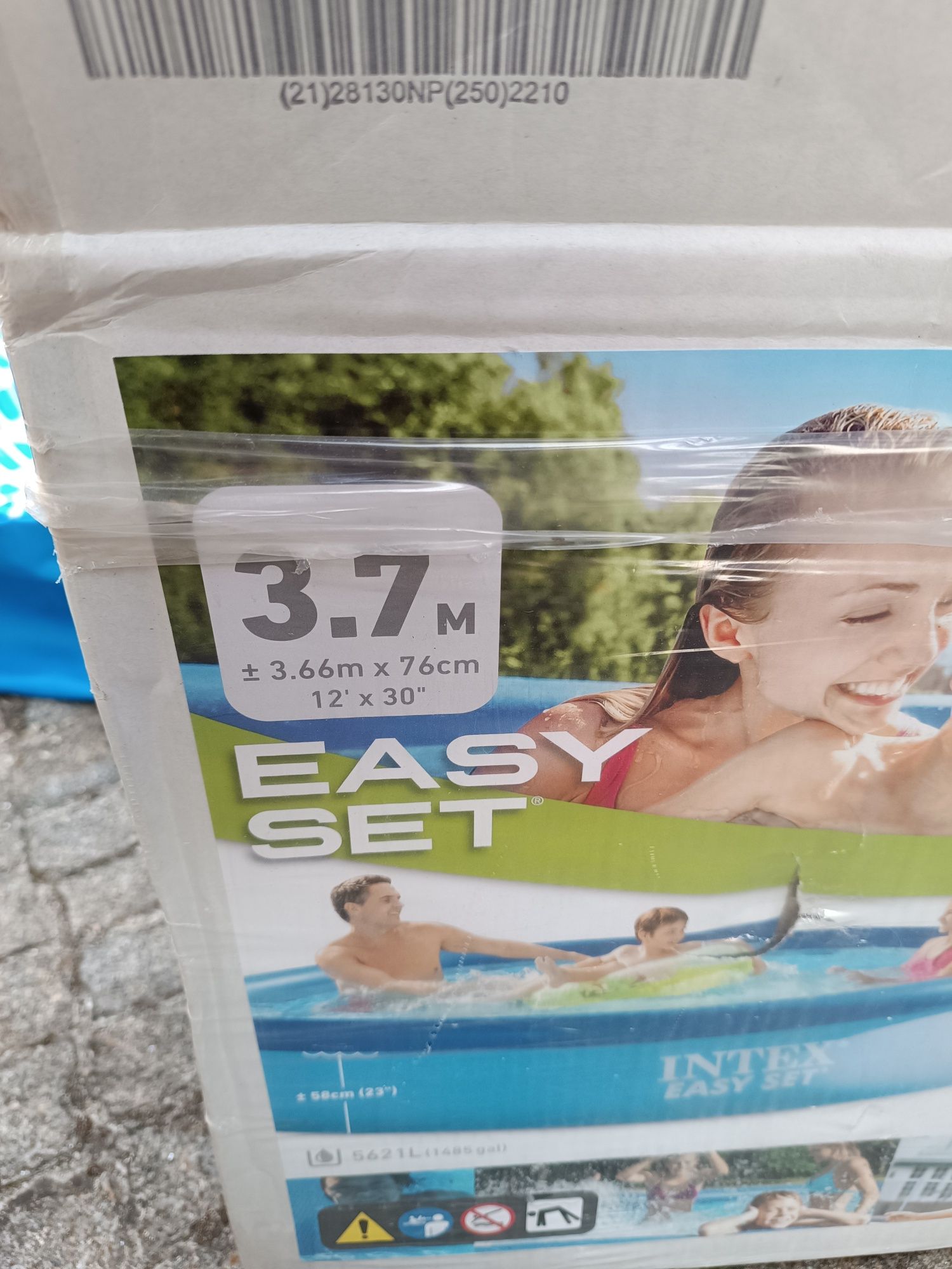 Basen ogrodowy dmuchany INTEX sr 3.7 m  plus pokrywa do basenu