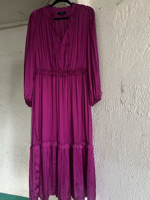 Яскрава сукня XL