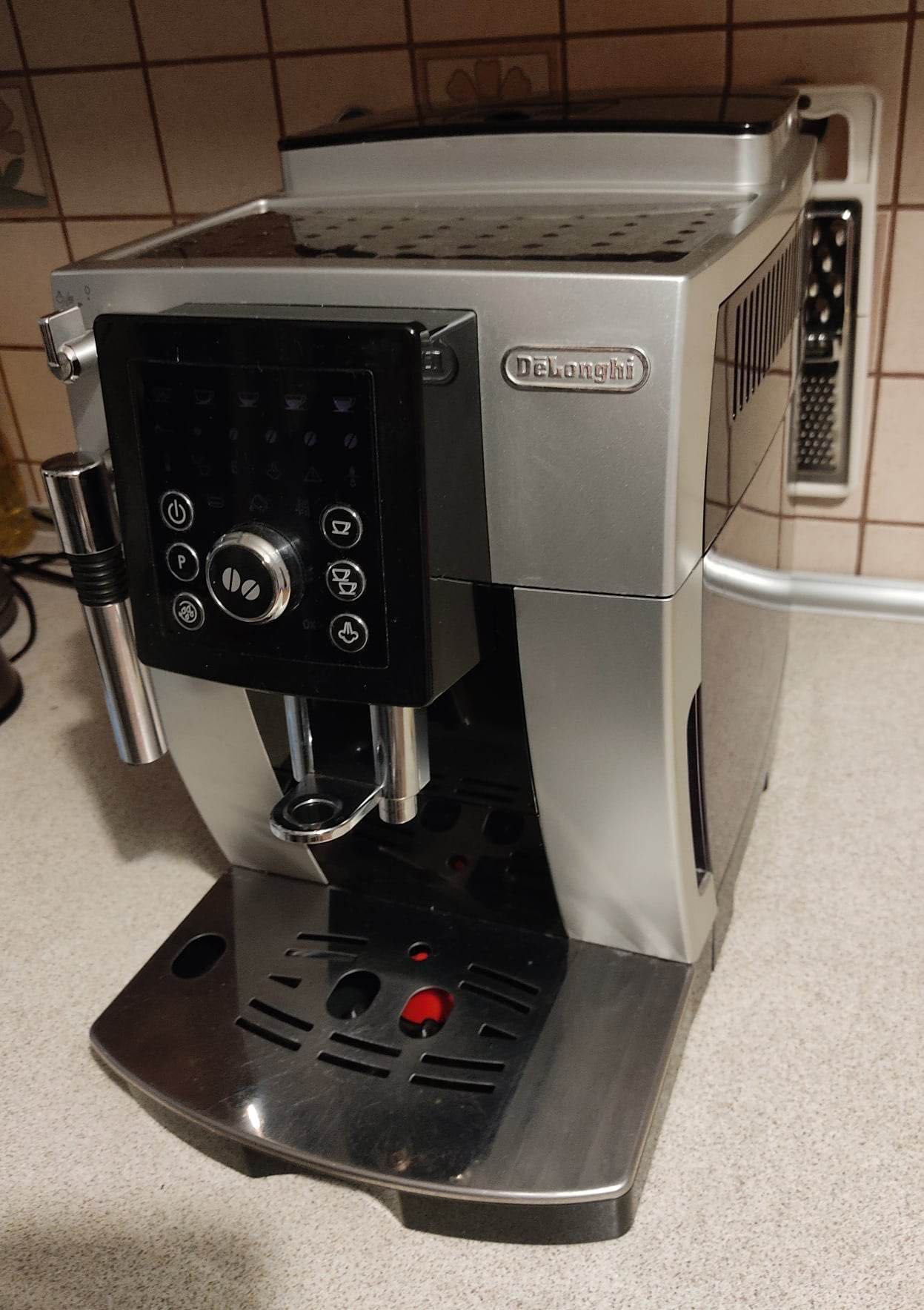 Ekspres DeLonghi ECAM 24.210.SB