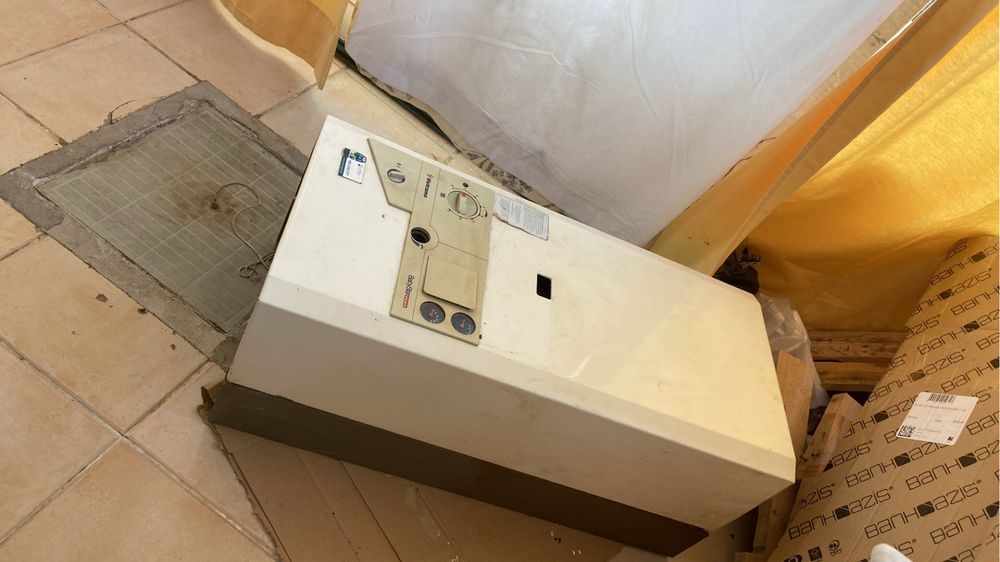 Vende se caldeira a funcionar