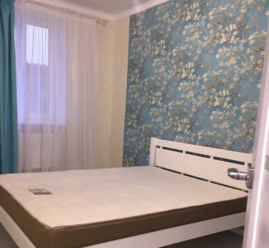 Продається двокімнатна квартира в центрі м. Гнівань
