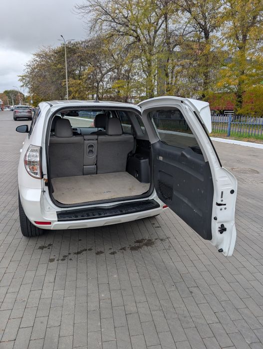 Продам Toyota RAV EV