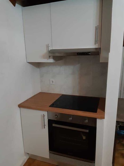 Apartamento T0/T1 Mobilado c/ Amplo Quintal | Em Moradia Comum