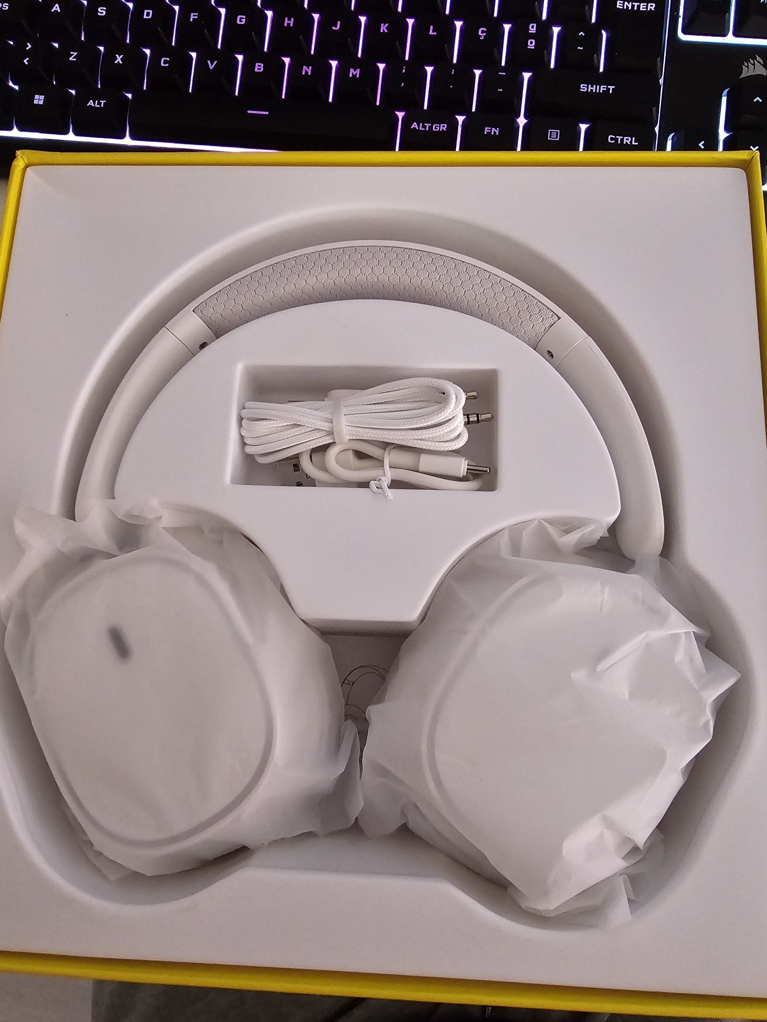 Auscultadores sem Fios Baseus AeQur GH02 - Branco