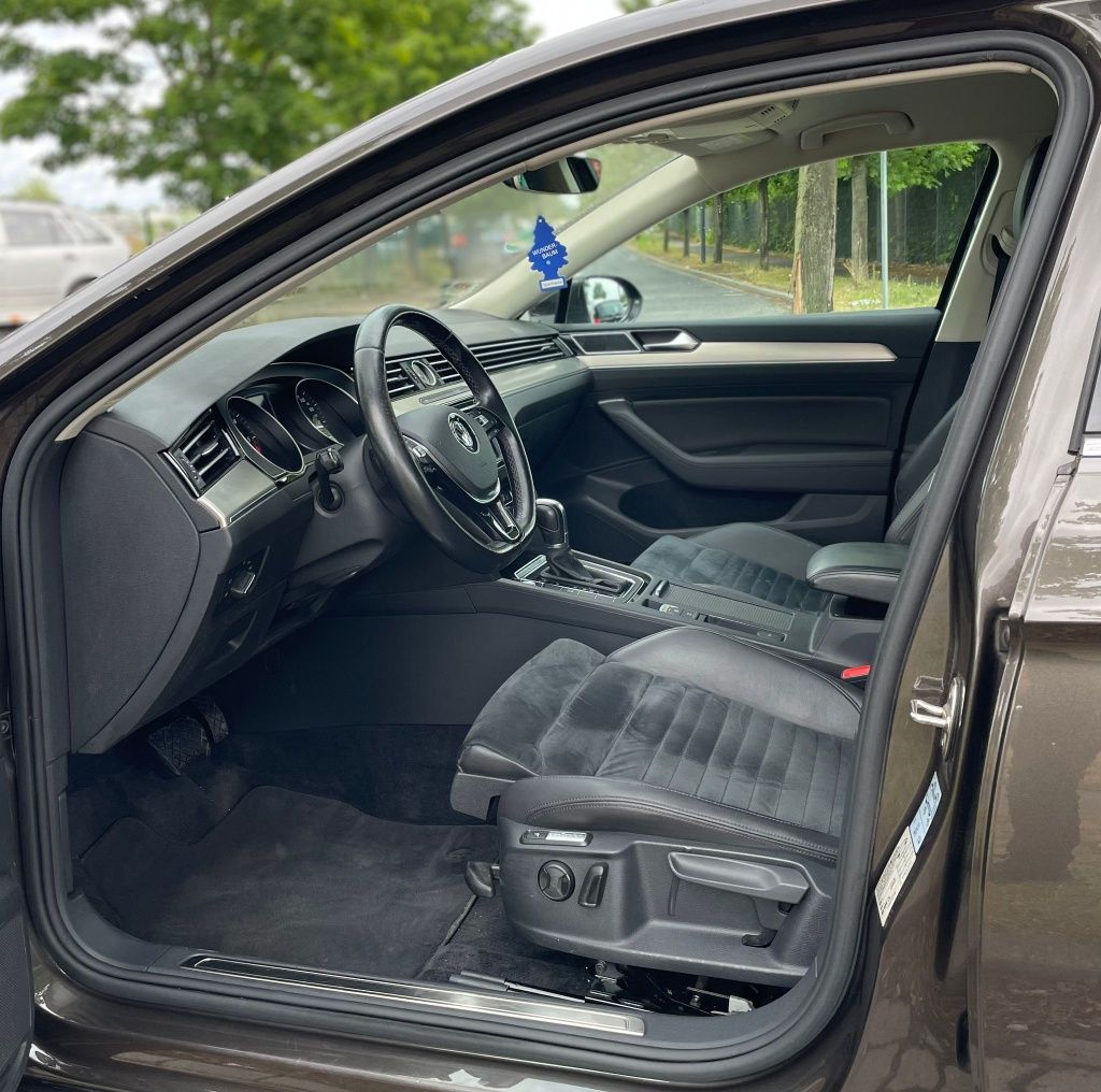 VW Passat 2.0 DSG|led|xenon|ACC|Masaze