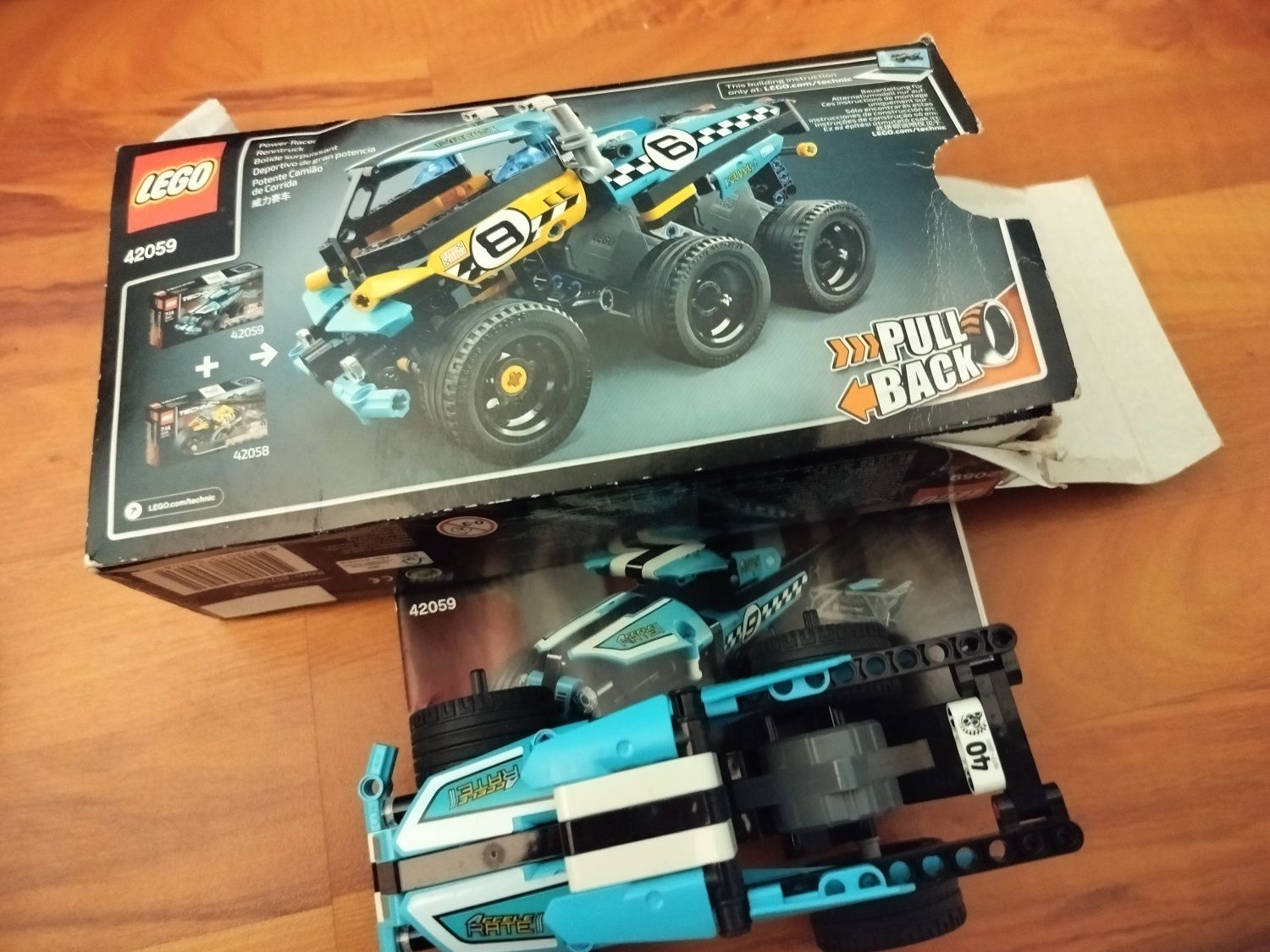Lego technic zestaw kolekcjonerski niebieskie auto