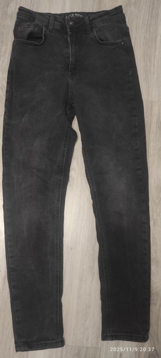 Чорні джинси скіні
