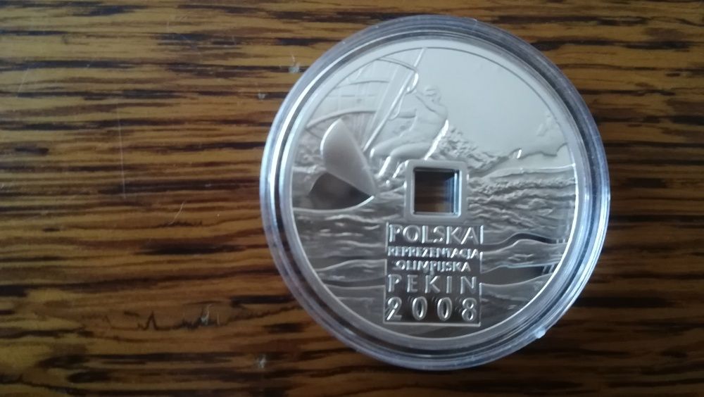 Moneta srebrna 10 zł Pekin z 2008 r. w stanie menniczym piękna srebro