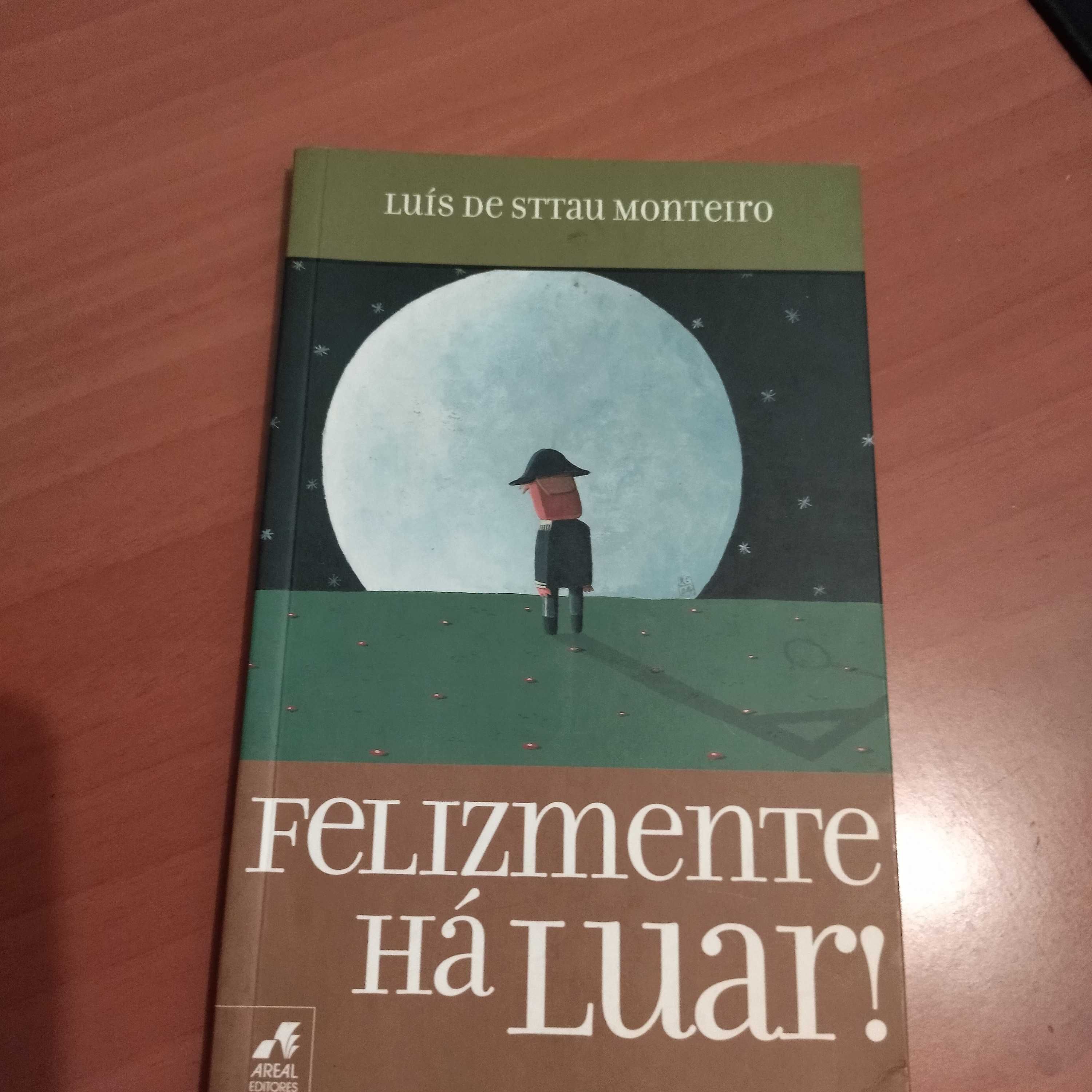 Vendo livros em contexto escolar