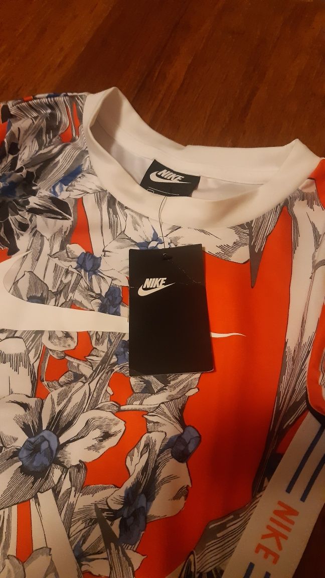 Sukienka Nike xs-s