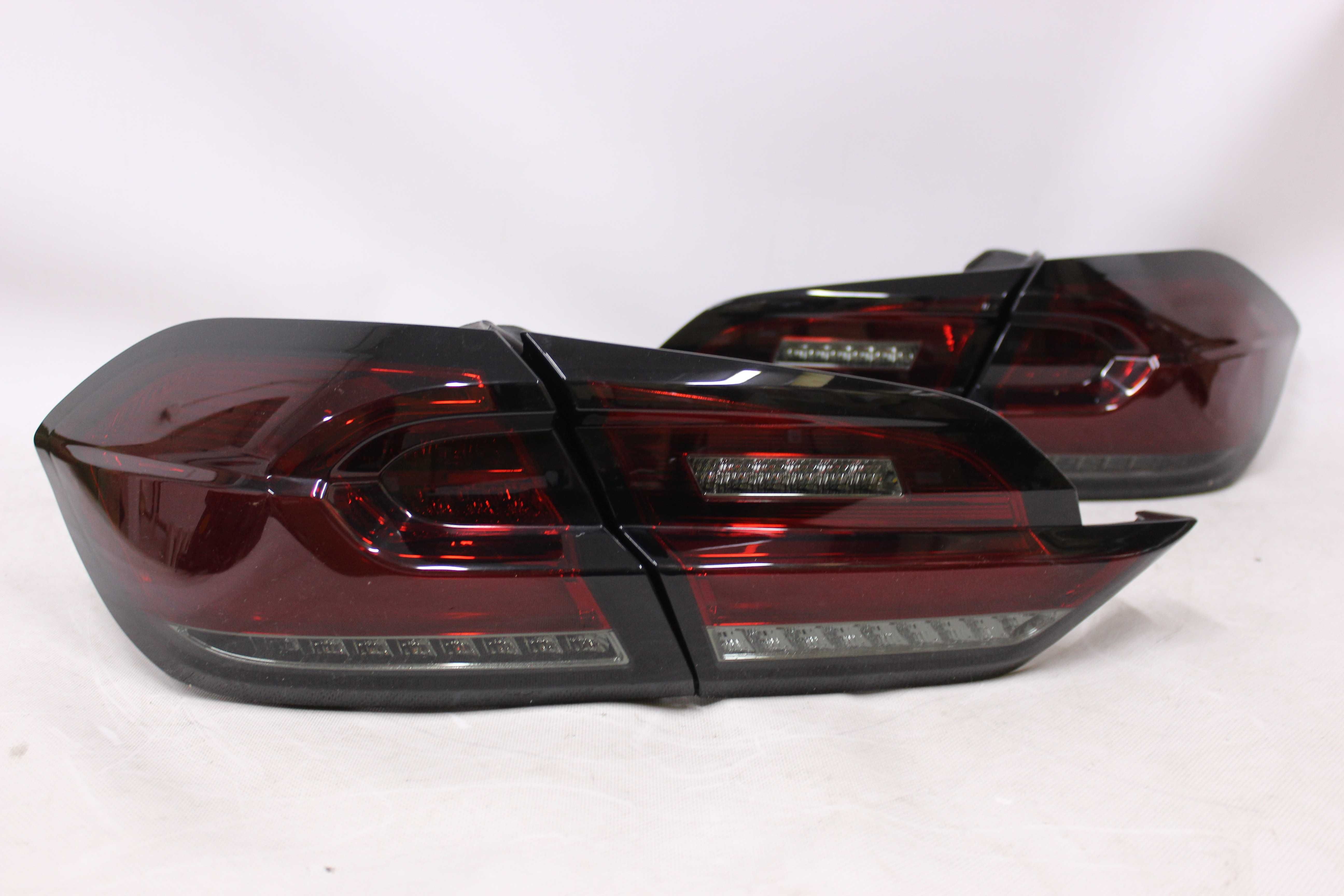 Lampy światła tylne tył FORD FIESTA MK8 17-21 HB RED SMOKE LED NEON