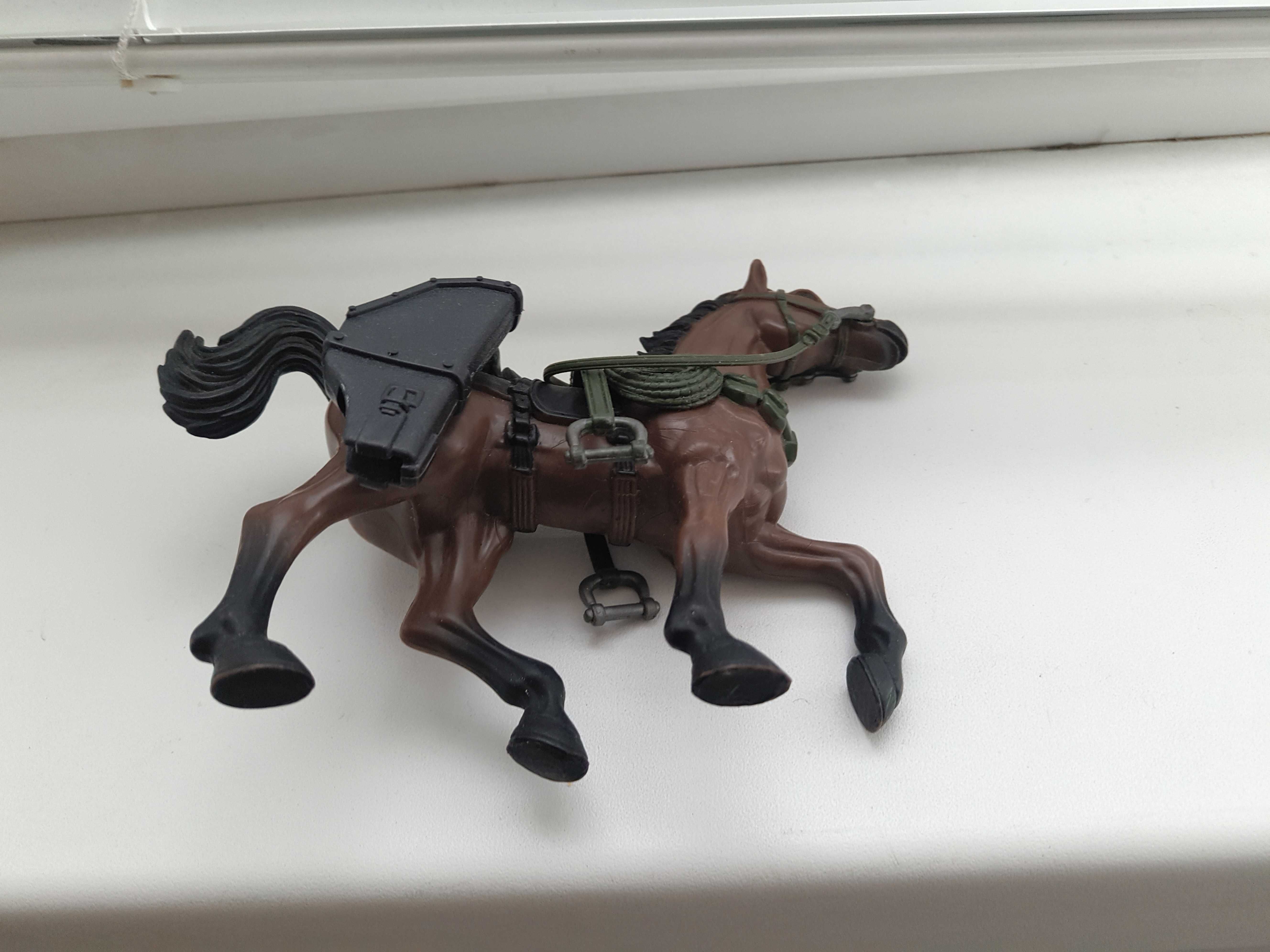 Детская игрушка лошадка