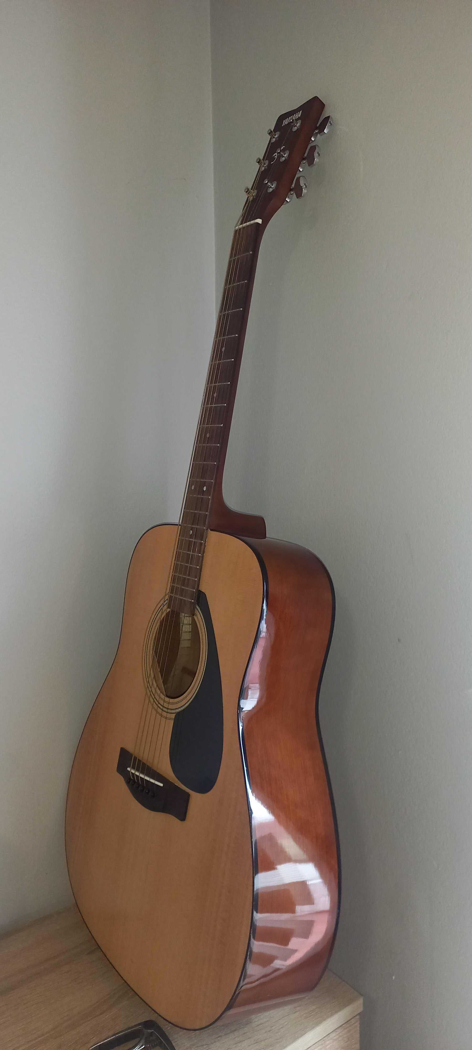 Guitarra acustica YAMAHA E310