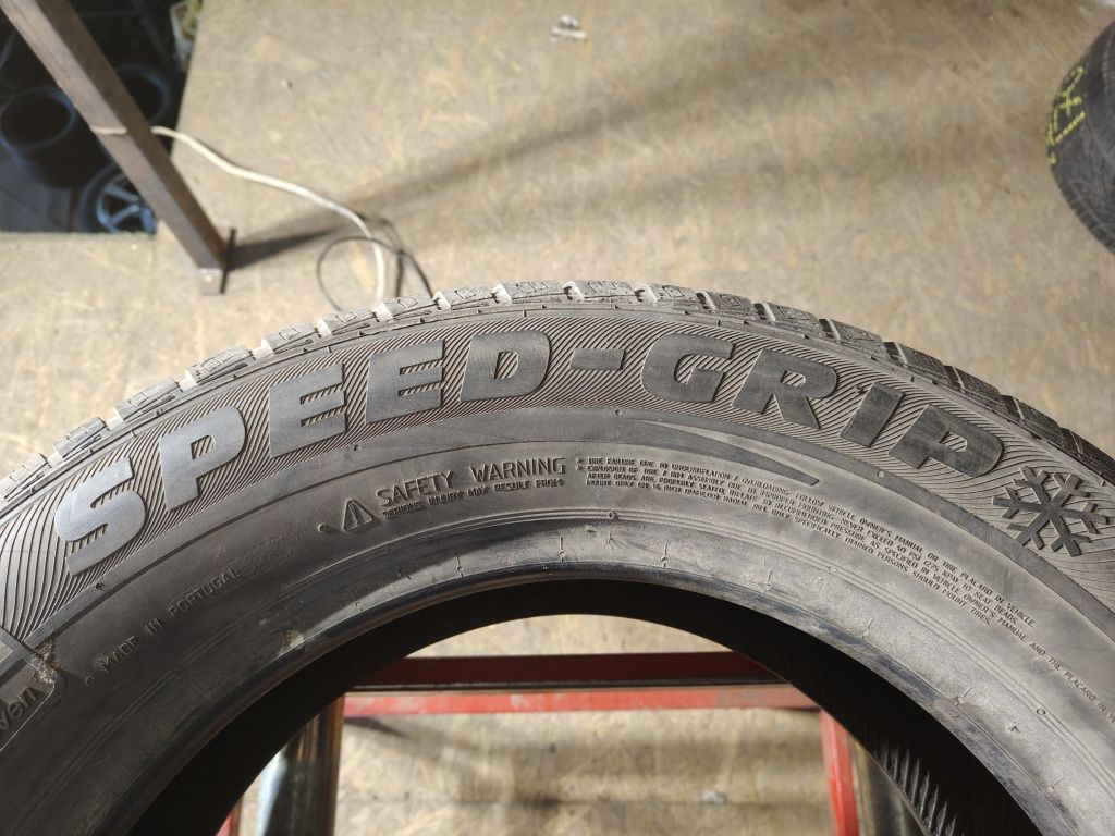 215/65R16 98 H Semperit Speed-Grip    Z370/10A