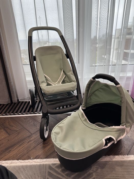 Коляска для кукол