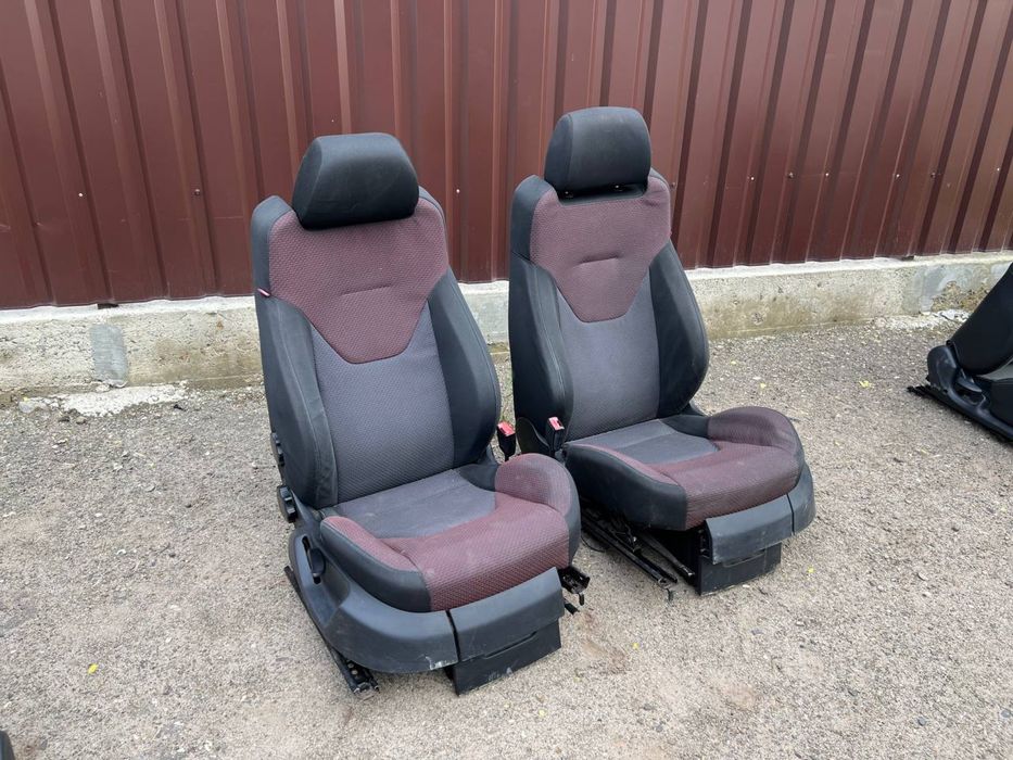 Сидіння полуторка спарка trafic 3 сидения vivaro водійське primastar