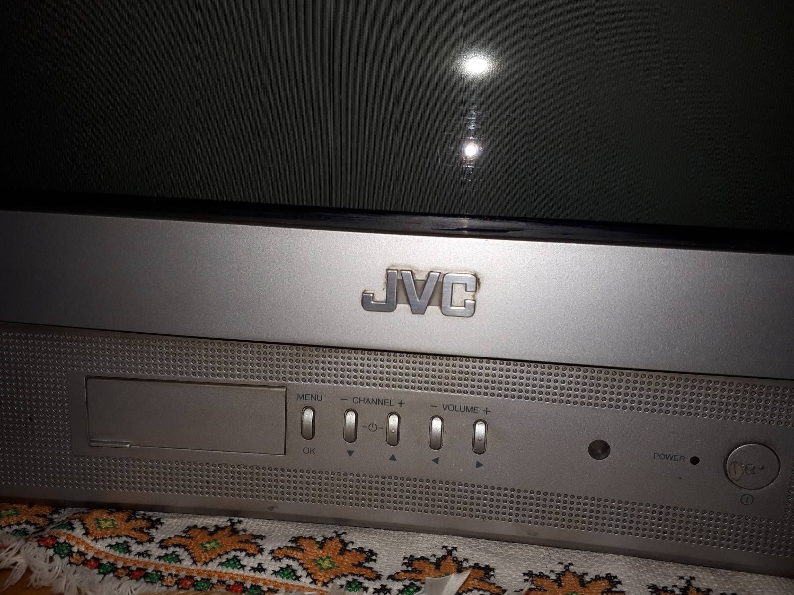 Телевизор JVC продам