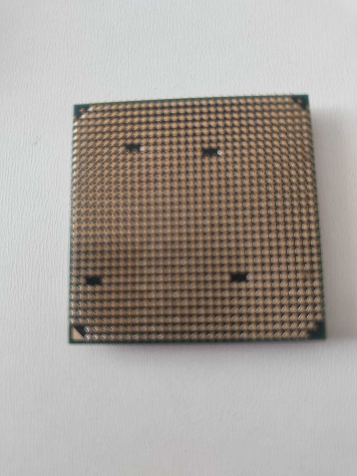 Płyta MSI 760GM-P21 (FX) AM3+ MS-7641 VER.3.11 z procesorem