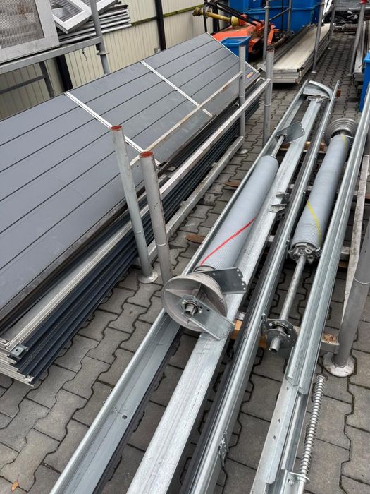 Brama 4.02x5.00 segmentowa Hormann furtka serwisowa