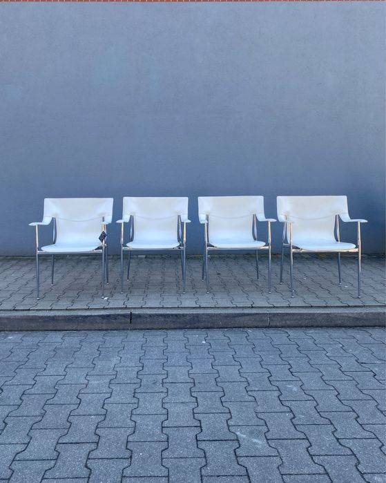 Designerskie  oryginalne skorzane biale krzesla Fasem