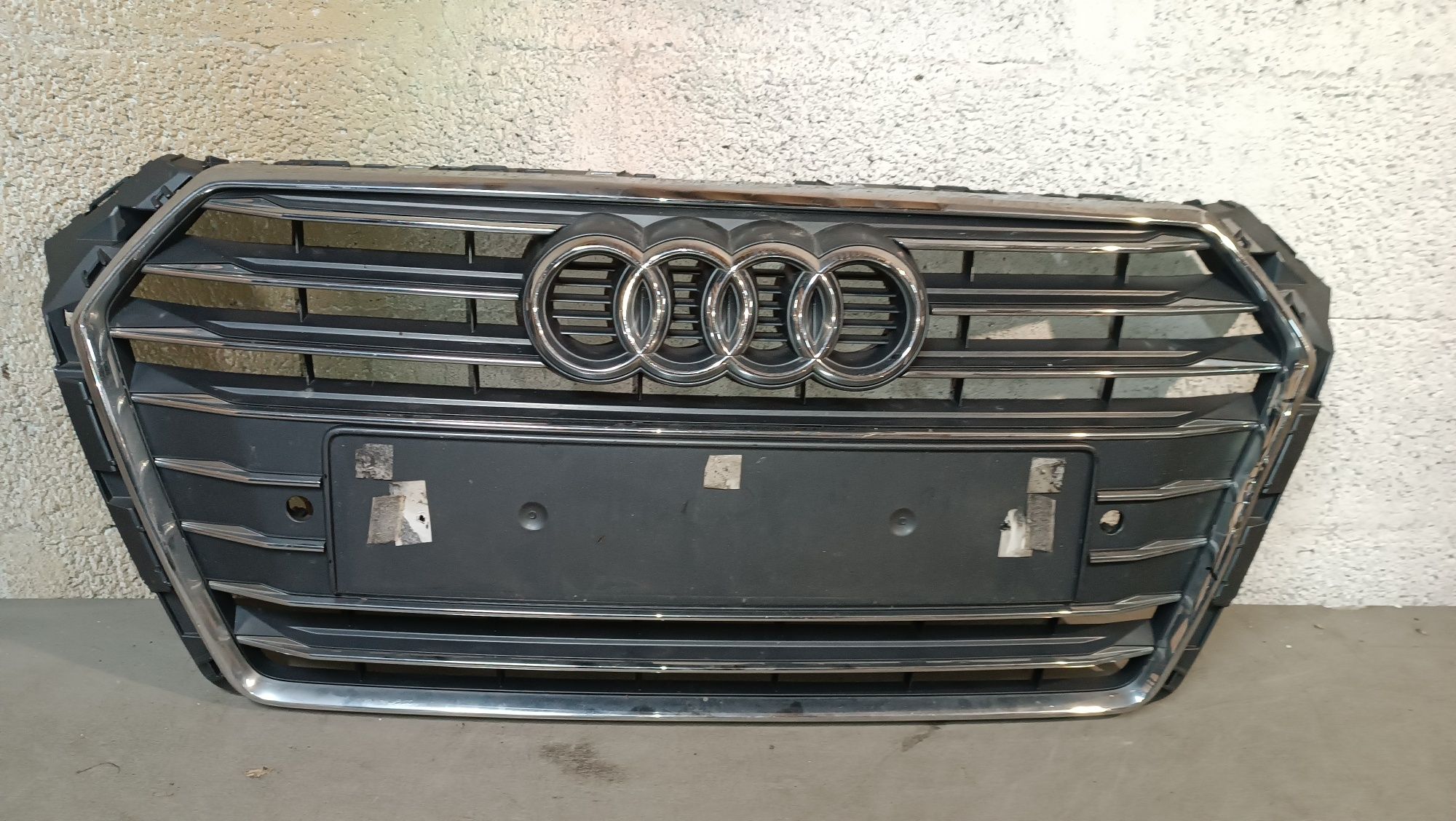 Vendo grelha de frente Audi A4 ano 2015/18