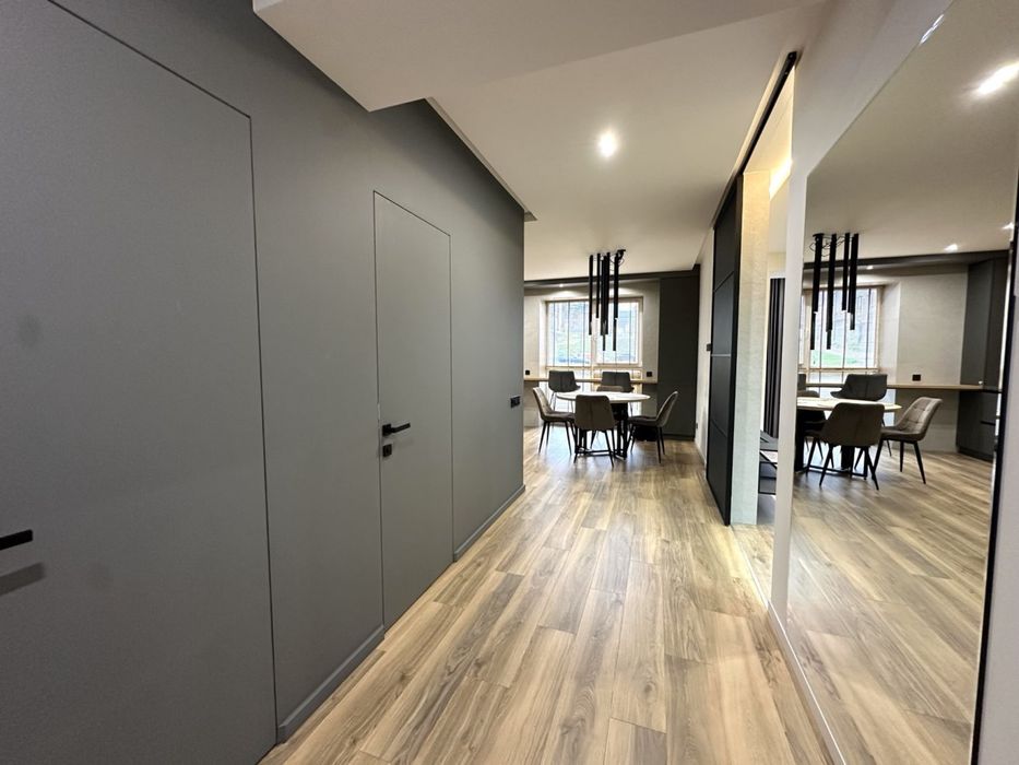 Продаж, 2 кімнатна квартира з дизайнерським ремонтом, Щасливе