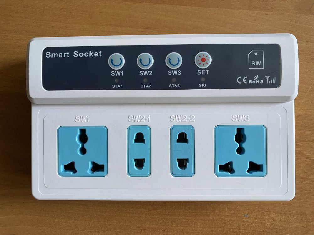 Умная GSM на три устройства розетка.
