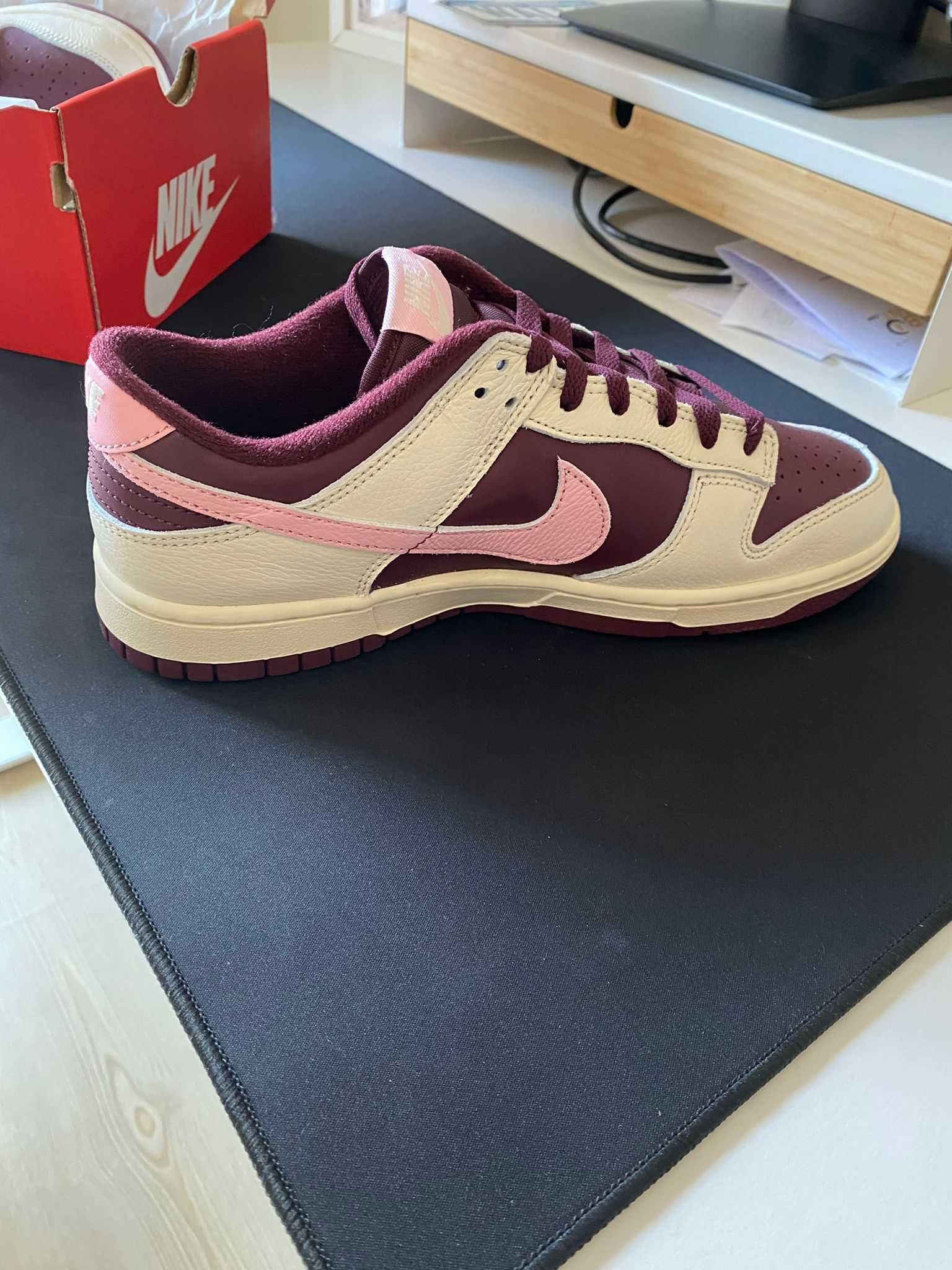 Nike Dunk Low Valentines Day 2023 - 42,5 Novos