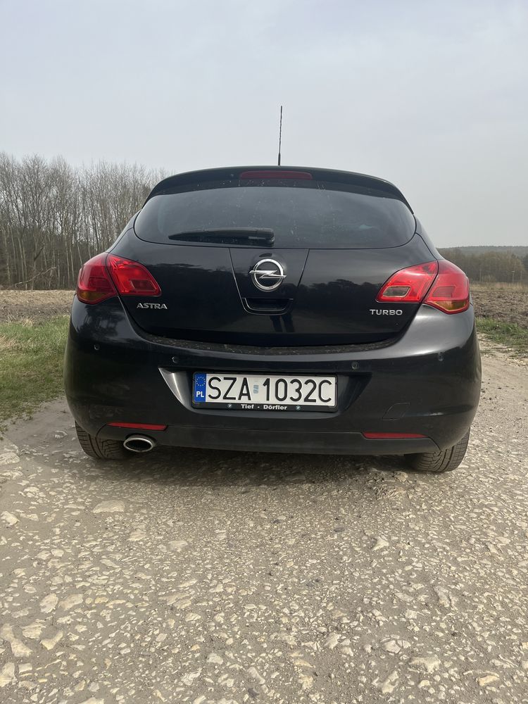 Opel astra J.