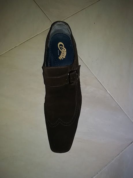 Sapatos de camurça da Agostini tamanho 44 semi novo