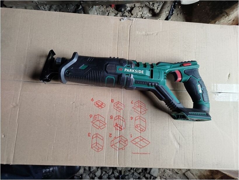 товар с белгии Шуруповерт PowerPlus POWC1080 (20V, 2.0Ah) ударный