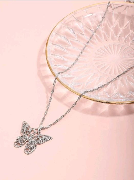 Łańcuszek, wisiorek  naszyjnik motyl