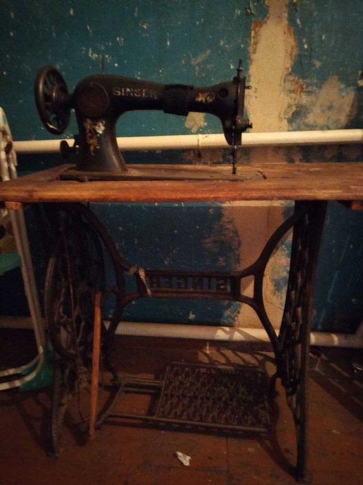 Швейная машинка Зингер