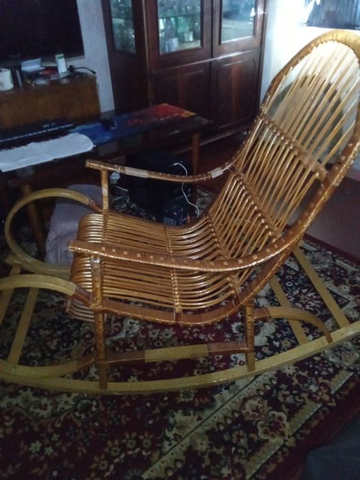 Кресло качалка с лозы