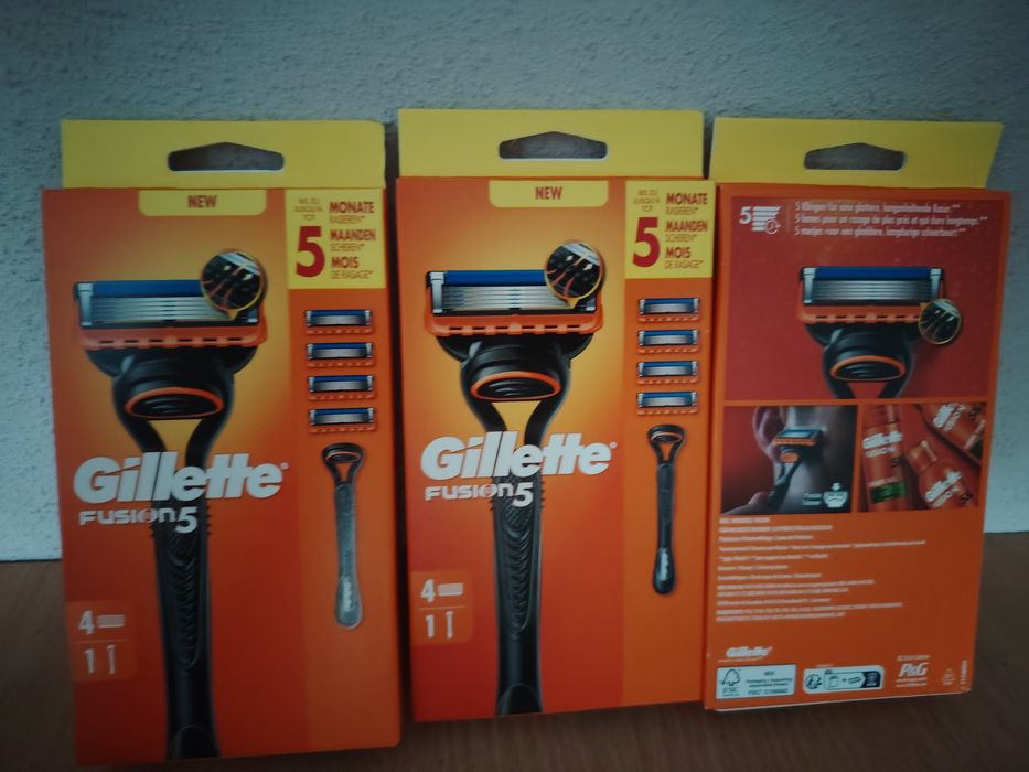 Станок бритва для гоління Gillette Fusion5 з 4 змінними касетами Німеч