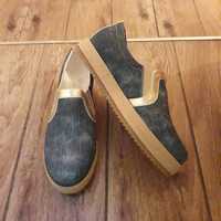 Nowe espadryle GUESS rozmiar 39