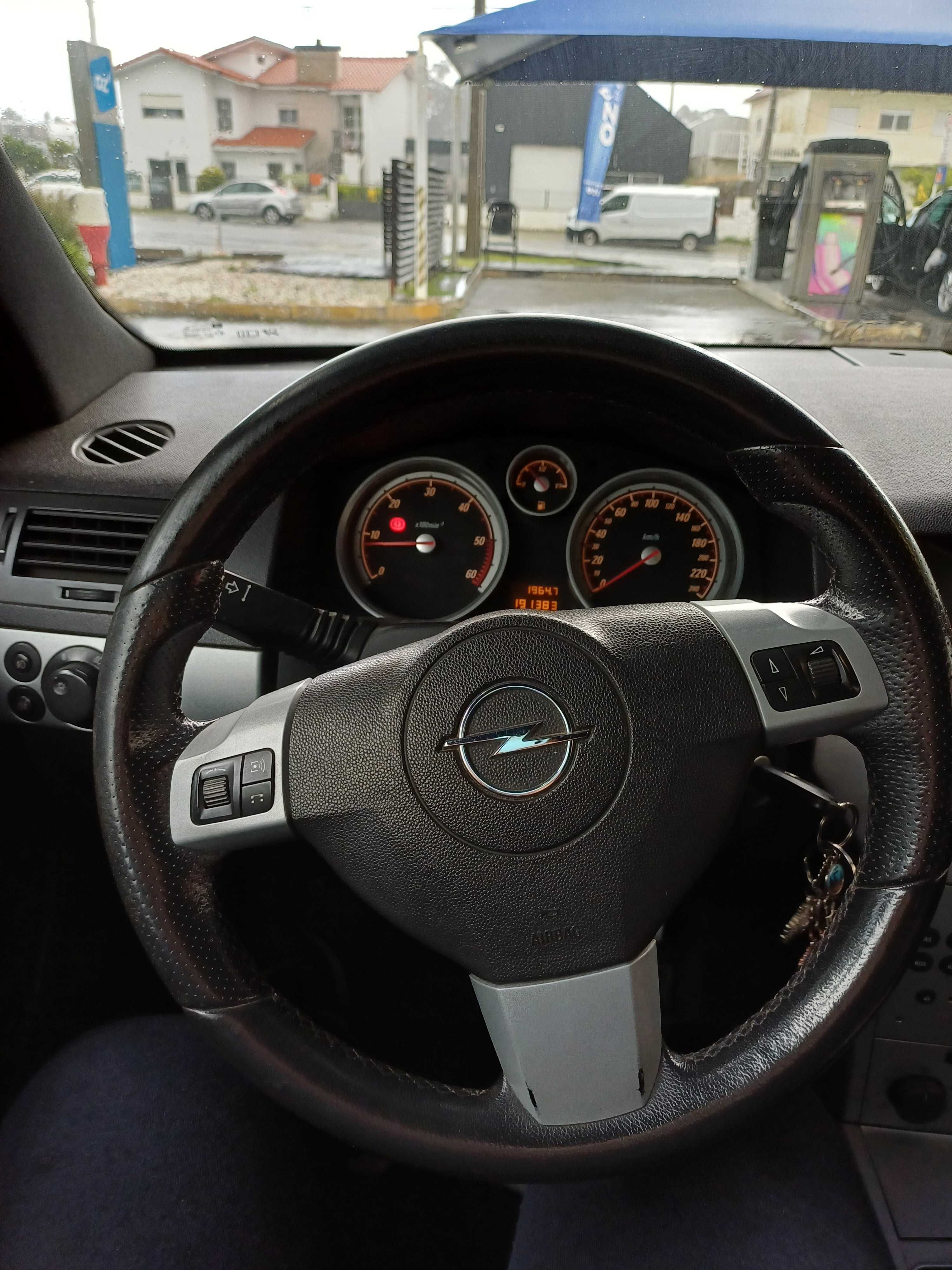 Opel Astra GTC 1.3 CDTI