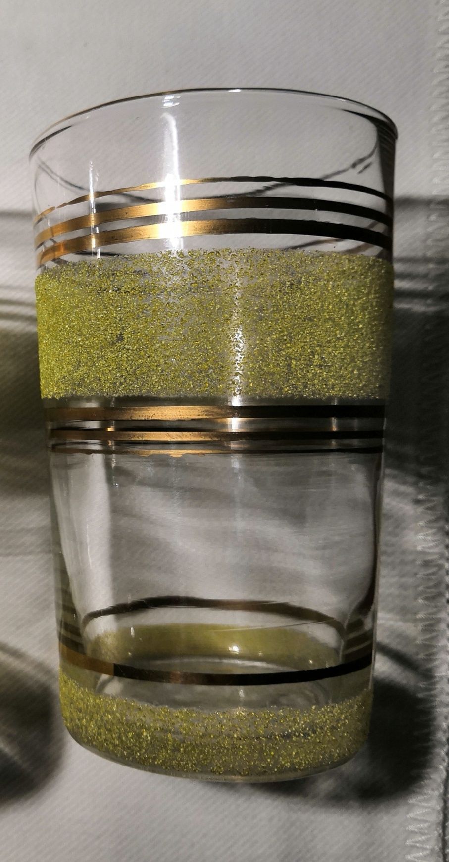 Szklanki vintage z lat 70, zielone ze złotym, okres Prl