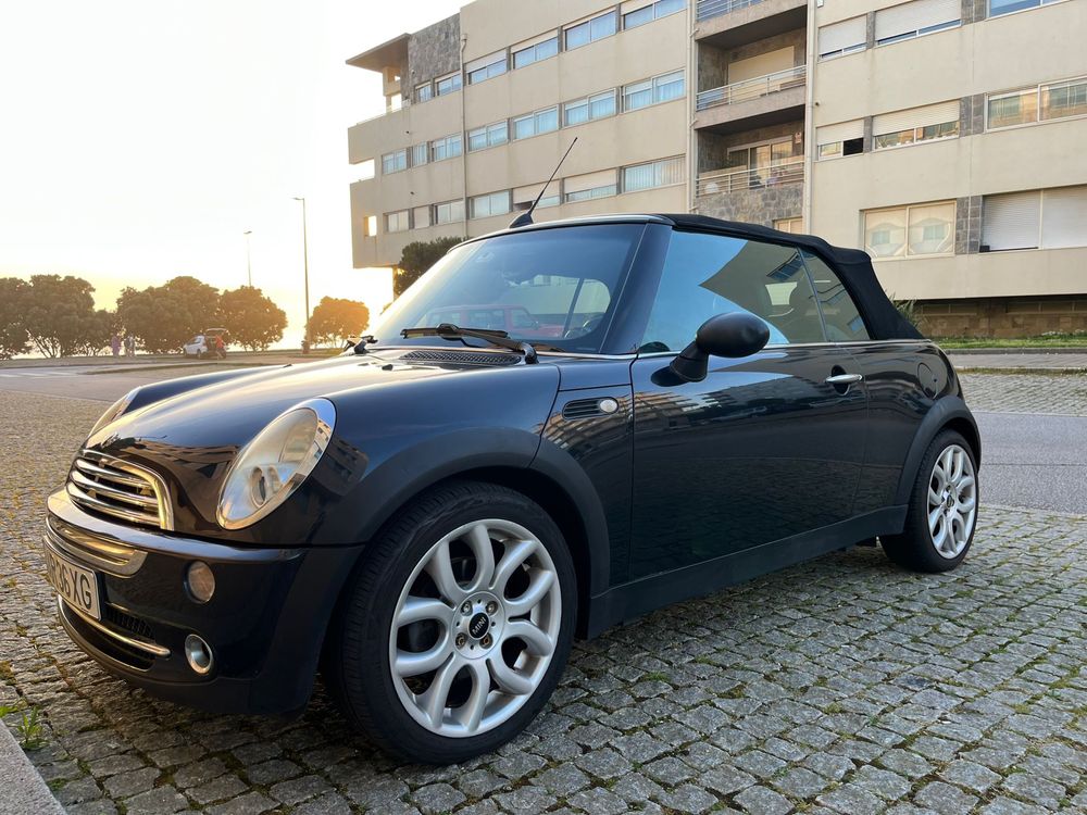 Mini One Cabrio.