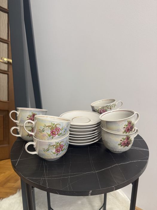 Набір чашок та тарілок, набір посуду для кави